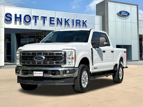 Used 2023 Ford F250 XLT w/ FX4 Off-Road Package image 3