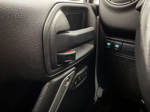 Used 2015 Jeep Wrangler Unlimited Rubicon w/ Connectivity Group AWD/4WD image 10