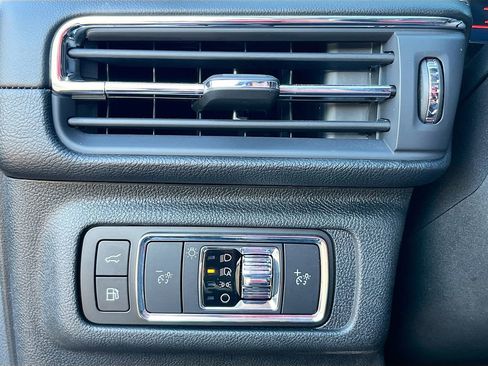 Used 2024 Lincoln Corsair Grand Touring w/ Equipment Group 302A image 10