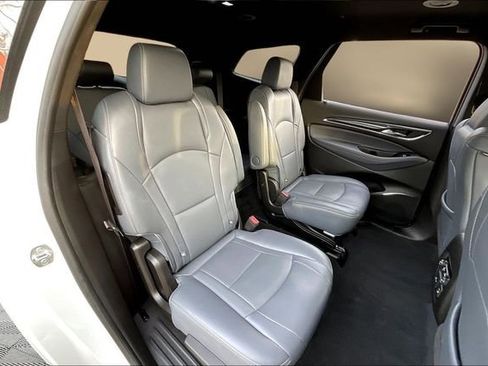 Used 2024 Buick Enclave Premium image 17