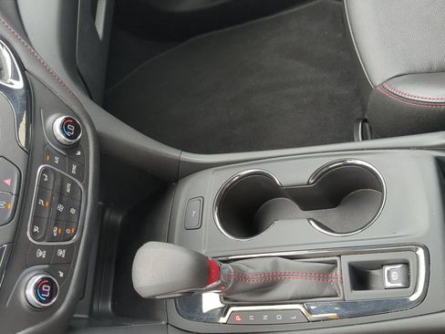 Used 2022 Chevrolet Equinox RS w/ RS Leather Package FWD image 19