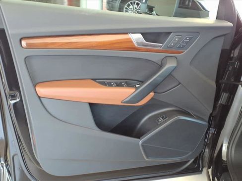 Certified 2023 Audi Q5 2.0T Premium w/ Convenience Package image 10