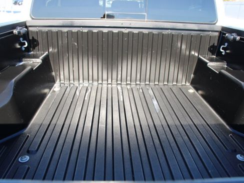 Used 2019 Toyota Tacoma SR5 image 16