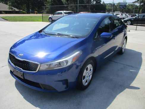 Used 2017 Kia Forte LX FWD image 4
