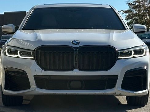 Used 2020 BMW 750i xDrive w/ Executive Package image 3