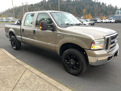Used 2006 Ford F250 XLT image 3