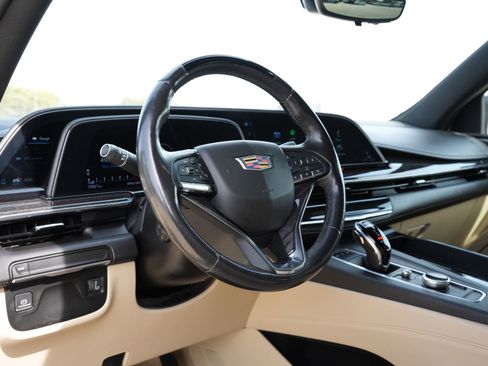 Used 2023 Cadillac Escalade Premium Luxury image 17
