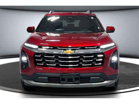 Used 2025 Chevrolet Equinox LT w/ Convenience Package II AWD/4WD image 4
