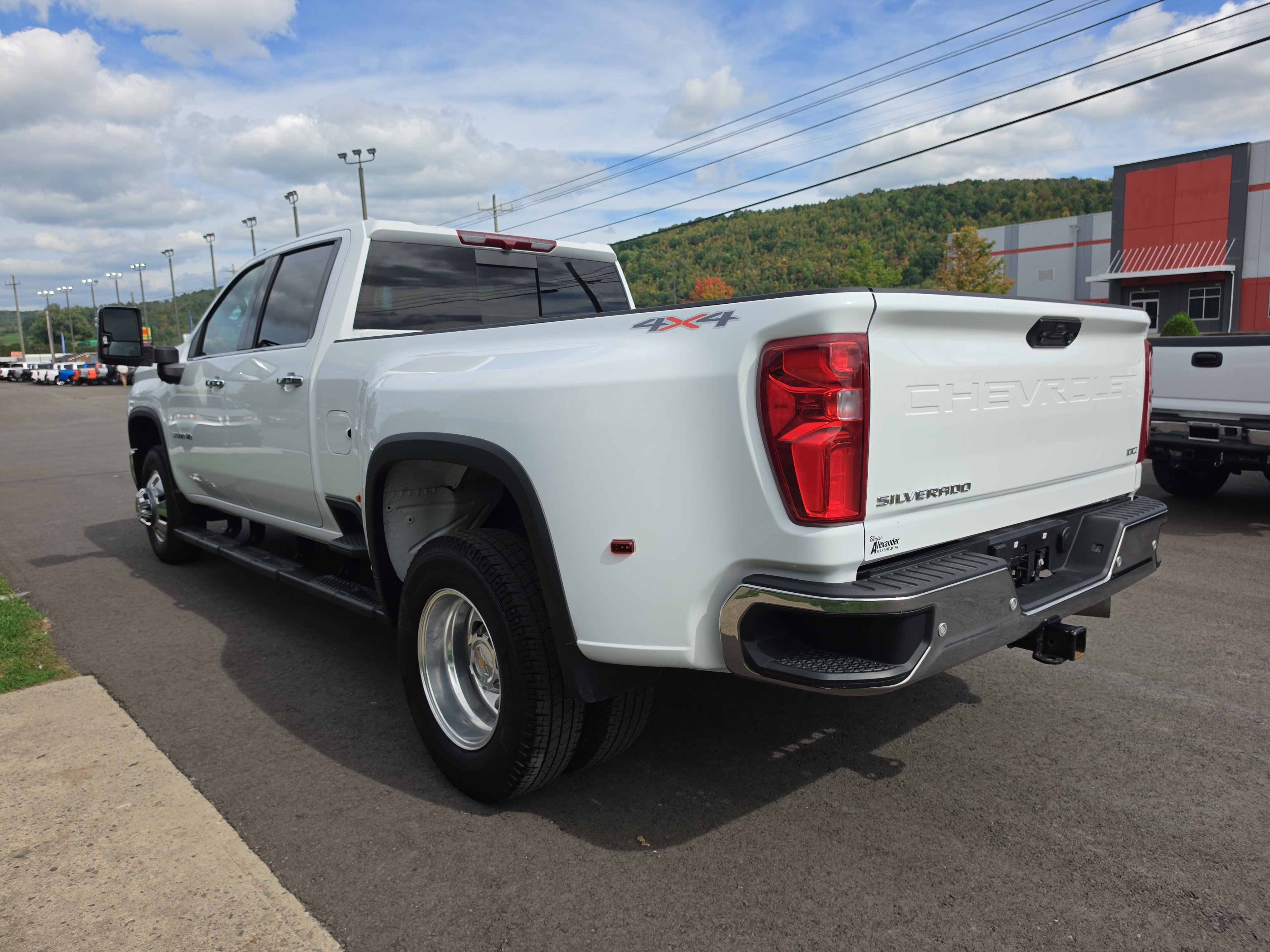 Used 2026 Chevrolet Silverado 3500 LTZ w/ LTZ Convenience Package AWD/4WD image 6