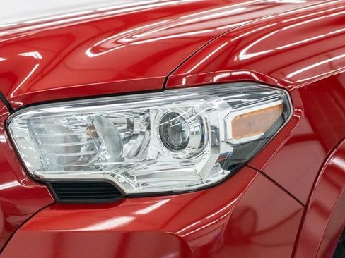 Used 2023 Toyota Tacoma SR5 w/ Technology Package image 19