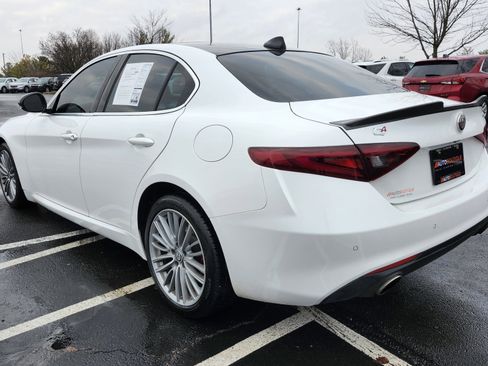 Used 2019 Alfa Romeo Giulia Ti w/ Quick Order Package 22X Lusso image 17