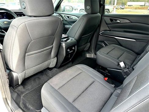 Used 2024 Chevrolet Traverse LT image 19