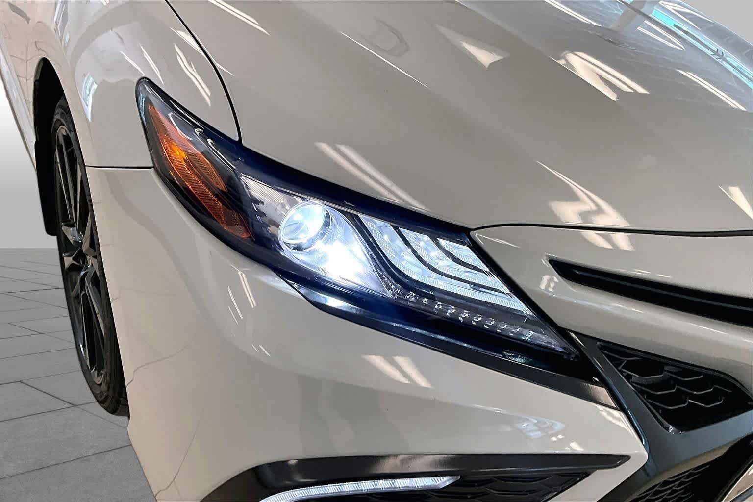 Used 2022 Toyota Camry XSE FWD image 25