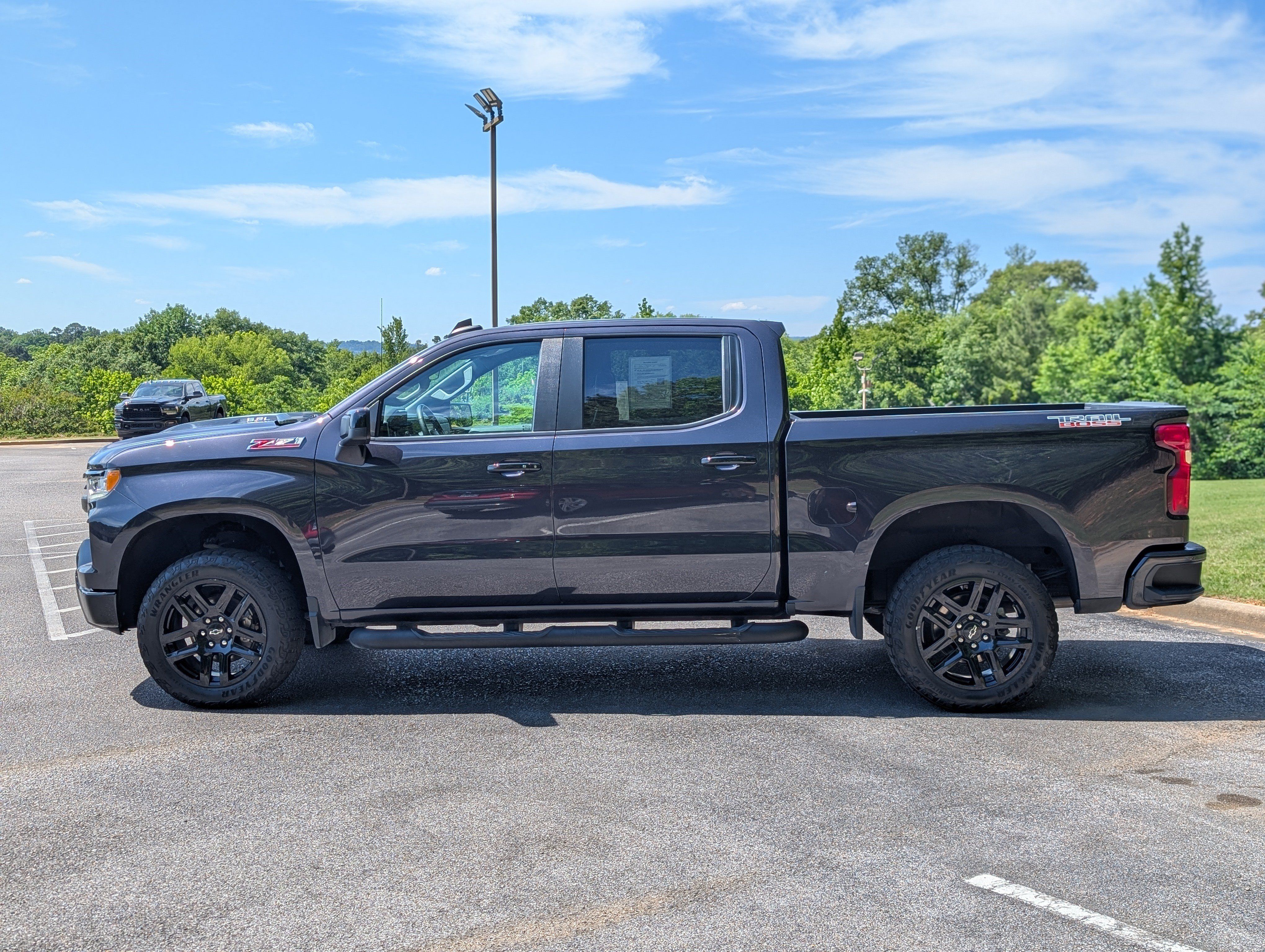 Used 2024 Chevrolet Silverado 1500 LT Trail Boss w/ Convenience Package II AWD/4WD image 6