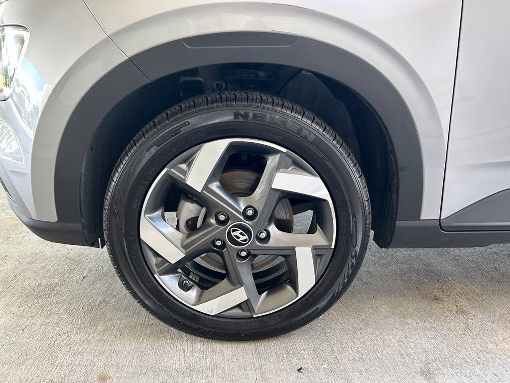 Used 2026 Hyundai Venue SEL FWD image 15