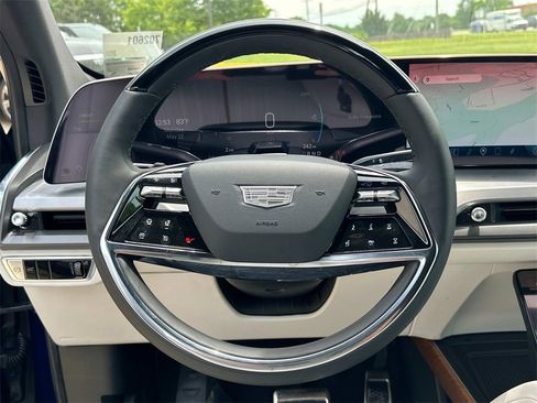 New 2026 Cadillac Vistiq Sport image 19