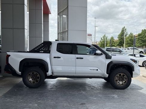 New 2026 Toyota Tacoma 4x4 Double Cab Hybrid image 3