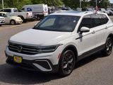 Used 2022 Volkswagen Tiguan SE image 4
