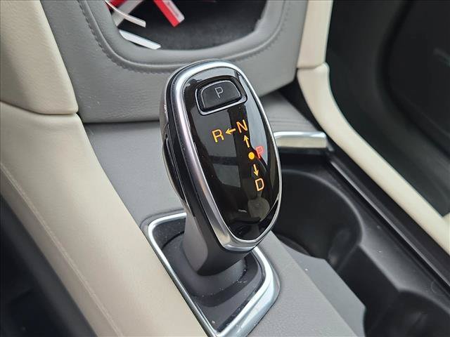 Used 2017 Cadillac XT5 Premium Luxury FWD image 10