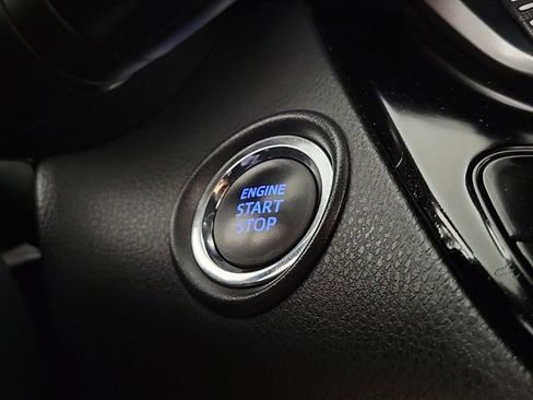 Used 2021 Toyota C-HR XLE FWD image 29