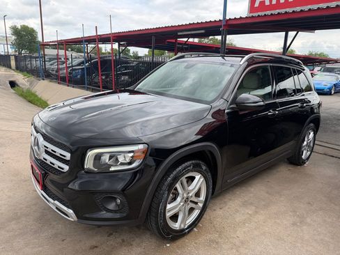 Used 2020 Mercedes-Benz GLB 250 w/ Premium Package image 6