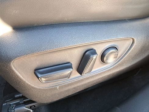 Used 2023 Toyota Highlander XSE image 18