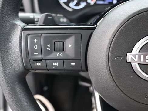 Used 2023 Nissan Rogue SV FWD image 15