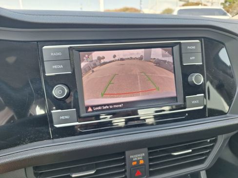 Used 2024 Volkswagen Jetta SE FWD image 20