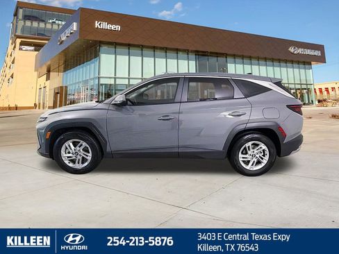 Used 2025 Hyundai Tucson SE FWD image 4