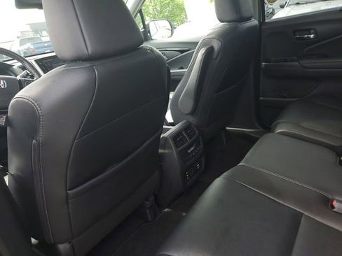 Used 2018 Honda Pilot Touring image 14