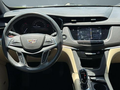 Used 2017 Cadillac XT5 Luxury FWD image 25
