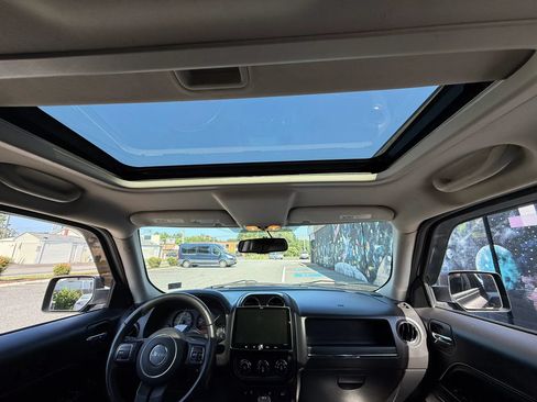 Used 2015 Jeep Patriot High Altitude FWD image 8