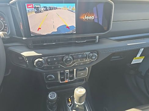 New 2026 Jeep Wrangler Unlimited Sahara AWD/4WD image 24