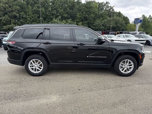 Used 2025 Jeep Grand Cherokee L Laredo AWD/4WD image 8