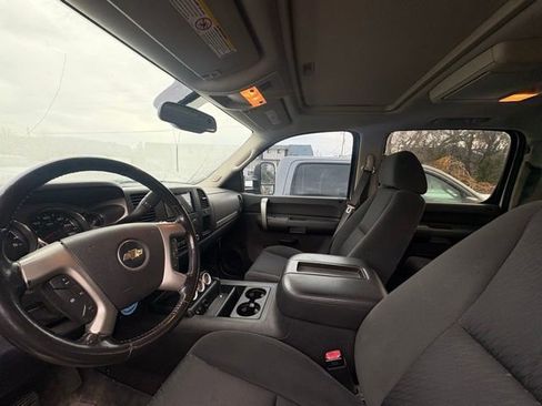 Used 2007 Chevrolet Silverado 2500 LT w/ Suspension Package, Off-Road image 5