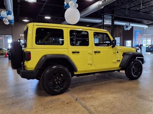 Certified 2023 Jeep Wrangler Unlimited Sport w/ Sun And Sound Package AWD/4WD image 10