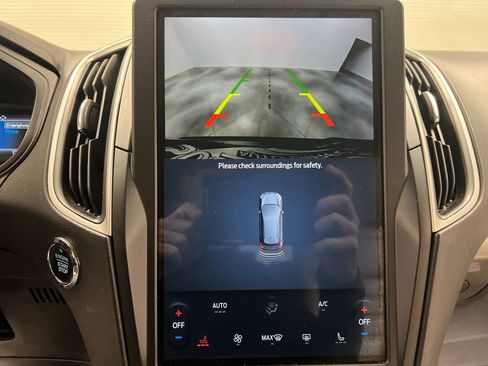 Used 2024 Ford Edge SEL image 53