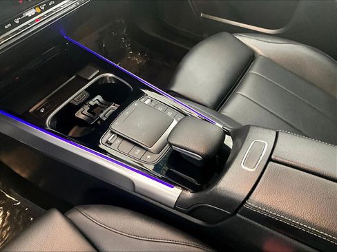 Certified 2022 Mercedes-Benz GLB 250 image 15