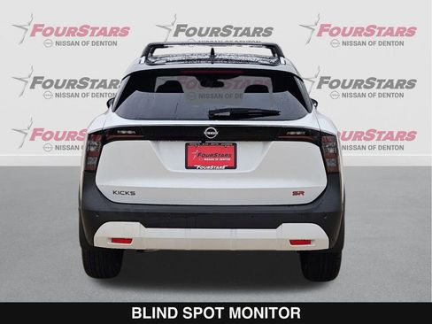 New 2026 Nissan Kicks SR w/ Illumination Package FWD image 5