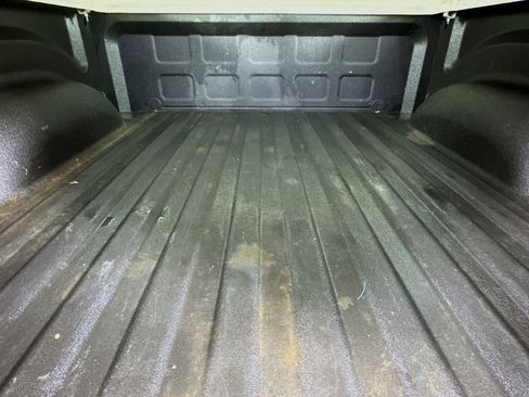 Used 2018 RAM 1500 SLT image 31