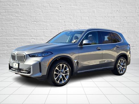 Used 2026 BMW X5 xDrive40i w/ Premium Package image 3