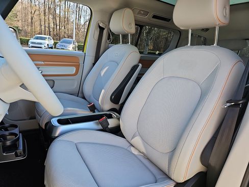 New 2025 Volkswagen ID. Buzz 1st Edition image 16