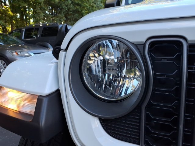 Certified 2025 Jeep Gladiator Sport w/ Premium Package AWD/4WD image 12