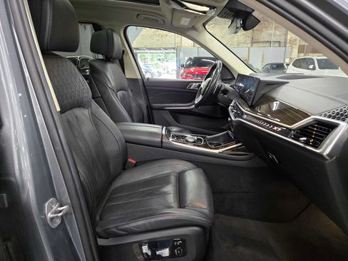 Used 2024 BMW X7 xDrive40i AWD/4WD image 11