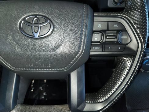 Used 2025 Toyota Tacoma SR AWD/4WD image 25