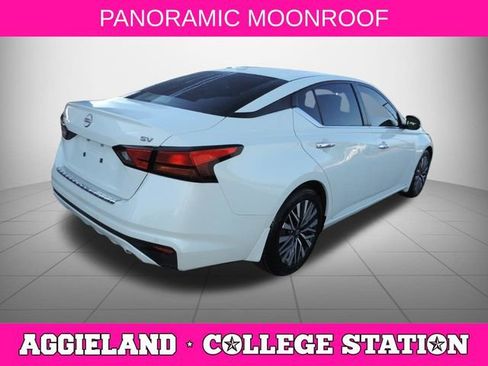 Used 2023 Nissan Altima 2.5 SV w/ SV Premium Package image 4