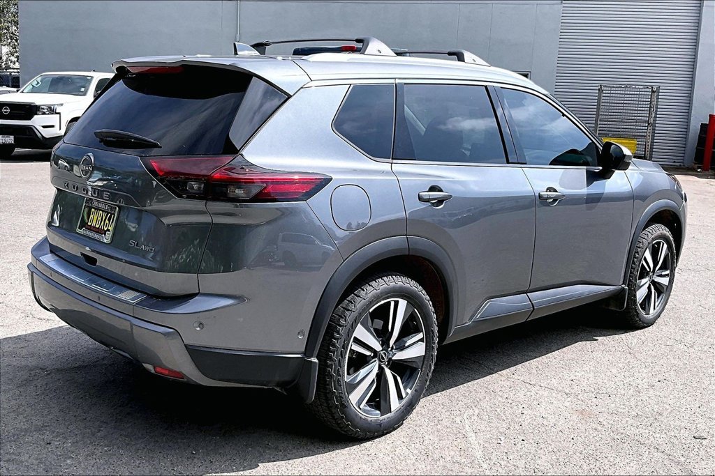 Used 2024 Nissan Rogue SL w/ SL Premium Package AWD/4WD image 4
