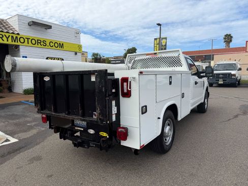 Used 2019 Ford F250 XL image 3