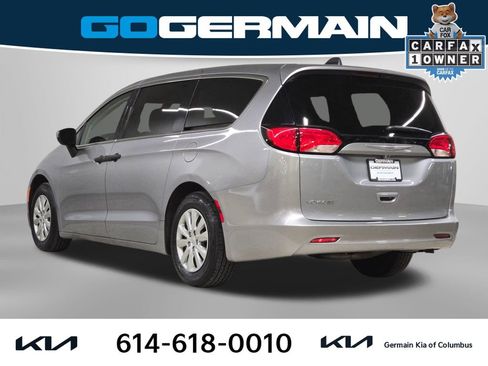 Used 2020 Chrysler Voyager L image 11