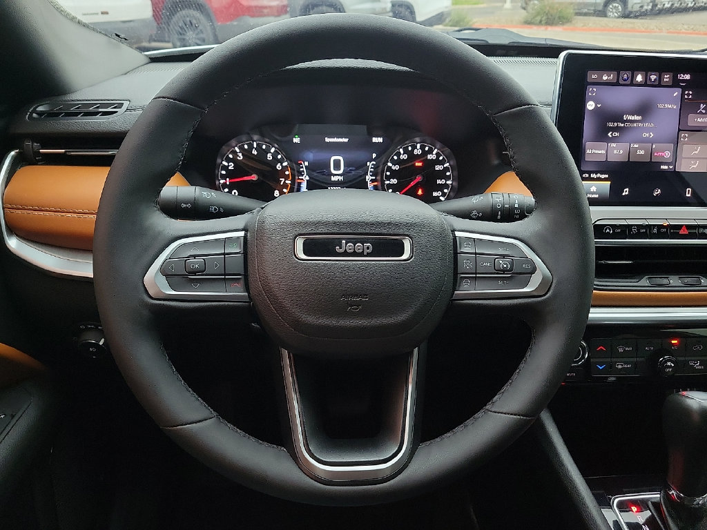Used 2025 Jeep Compass Limited AWD/4WD image 28
